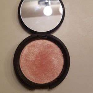 Becca cosmetics champagne pop